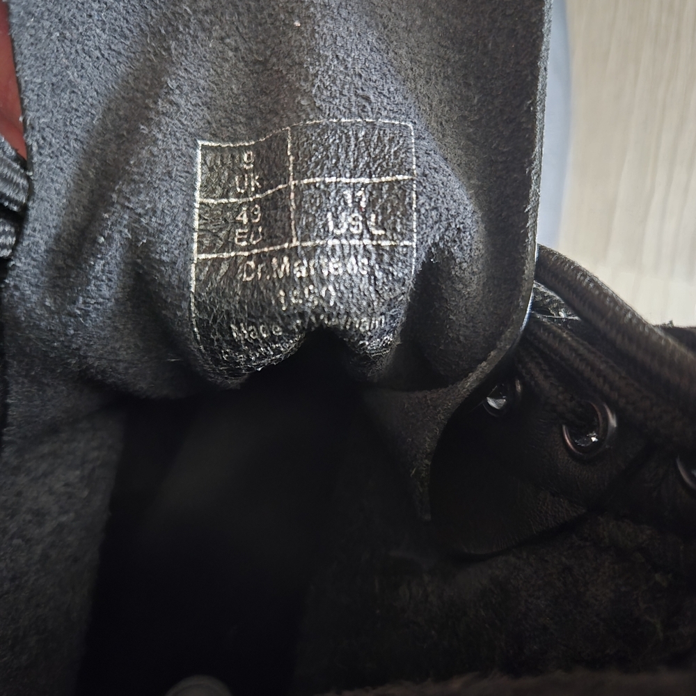 Dr Martens 1460 10-eye Boots - Picture 4 of 5